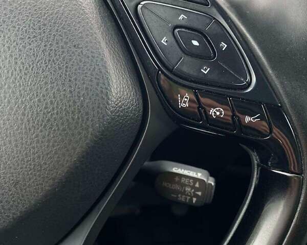 Тойота C-HR, объемом двигателя 1.8 л и пробегом 97 тыс. км за 20700 $, фото 17 на Automoto.ua