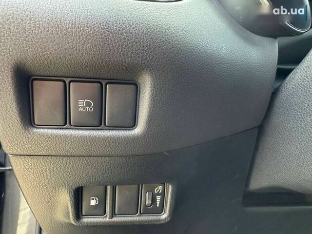 Тойота C-HR, объемом двигателя 0 л и пробегом 93 тыс. км за 18990 $, фото 15 на Automoto.ua