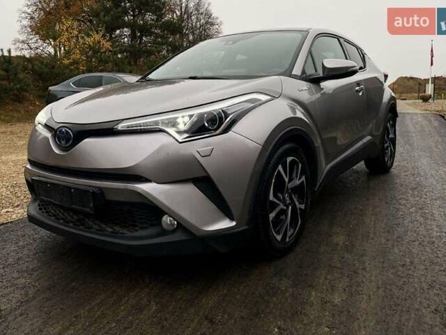Тойота C-HR, объемом двигателя 1.8 л и пробегом 97 тыс. км за 20700 $, фото 2 на Automoto.ua