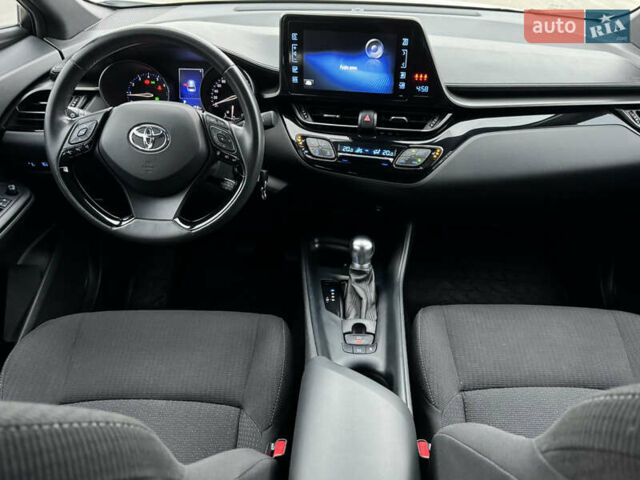 Тойота C-HR, объемом двигателя 1.2 л и пробегом 104 тыс. км за 18700 $, фото 12 на Automoto.ua