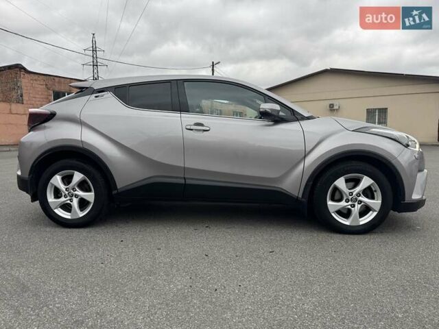 Тойота C-HR 2019 у Дніпро (Дніпропетровську) на Automoto.ua Тойота C-HR, об'ємом двигуна 1.2 л та пробігом 120 тис. км за 22000 $, фото 1 на Automoto.ua