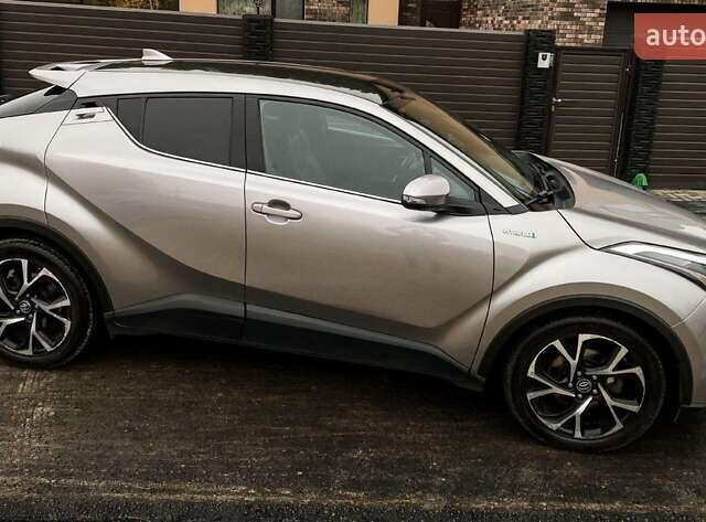Тойота C-HR, объемом двигателя 1.8 л и пробегом 97 тыс. км за 20700 $, фото 4 на Automoto.ua