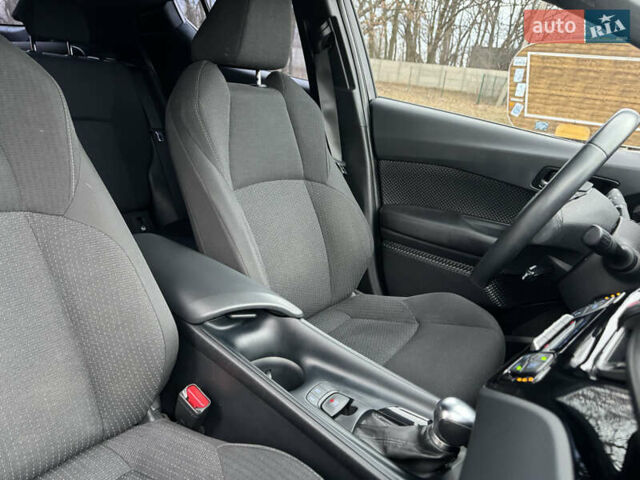 Тойота C-HR, объемом двигателя 1.2 л и пробегом 104 тыс. км за 18700 $, фото 8 на Automoto.ua