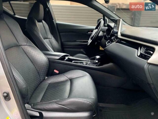Тойота C-HR, объемом двигателя 1.8 л и пробегом 97 тыс. км за 20700 $, фото 14 на Automoto.ua