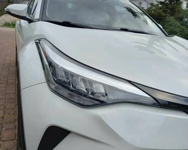 Тойота C-HR, объемом двигателя 0 л и пробегом 67 тыс. км за 20900 $, фото 2 на Automoto.ua