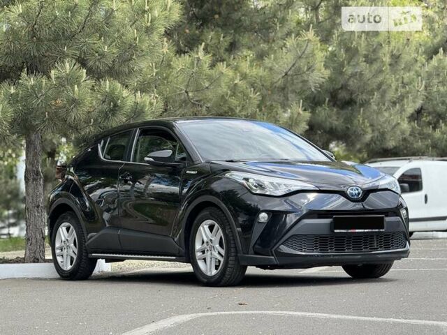 Тойота C-HR, объемом двигателя 1.8 л и пробегом 30 тыс. км за 27999 $, фото 1 на Automoto.ua