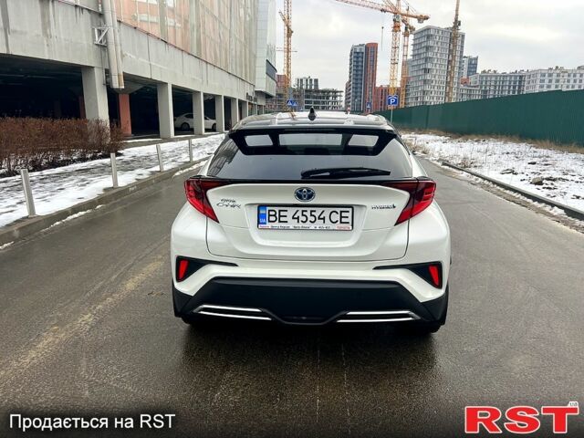 Тойота C-HR, объемом двигателя 2 л и пробегом 63 тыс. км за 27900 $, фото 2 на Automoto.ua