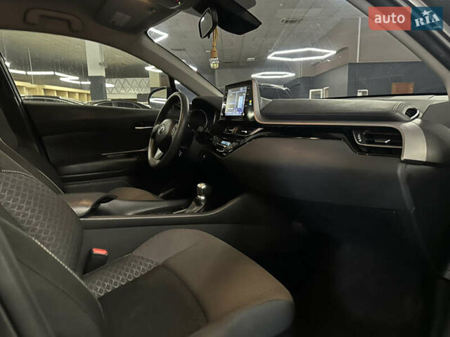Тойота C-HR, об'ємом двигуна 2 л та пробігом 60 тис. км за 19999 $, фото 19 на Automoto.ua