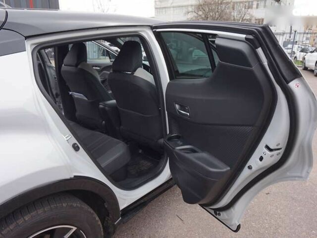 Тойота C-HR, объемом двигателя 2 л и пробегом 26 тыс. км за 31900 $, фото 24 на Automoto.ua