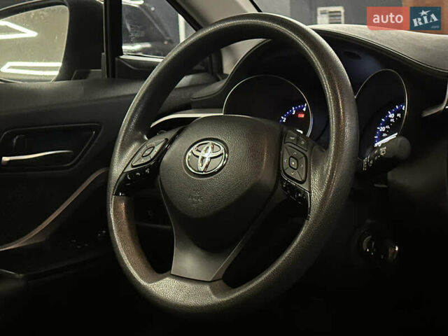 Тойота C-HR, об'ємом двигуна 2 л та пробігом 60 тис. км за 19999 $, фото 21 на Automoto.ua