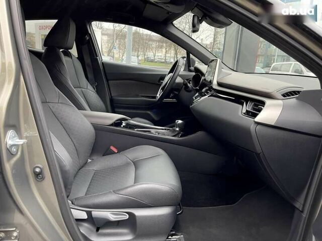 Тойота C-HR, объемом двигателя 0 л и пробегом 32 тыс. км за 38700 $, фото 12 на Automoto.ua