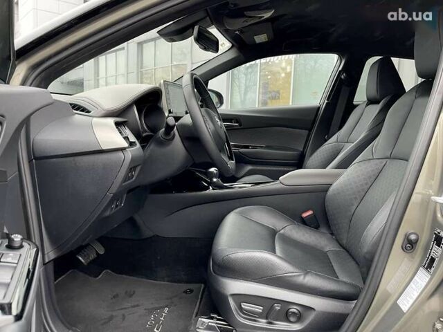 Тойота C-HR, объемом двигателя 0 л и пробегом 32 тыс. км за 38700 $, фото 13 на Automoto.ua