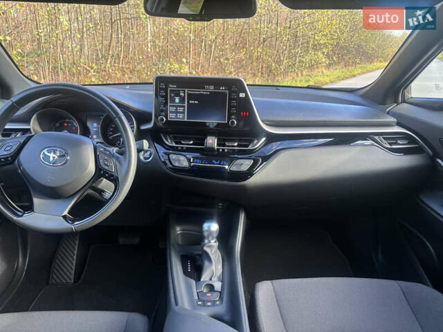 Тойота C-HR, об'ємом двигуна 1.8 л та пробігом 28 тис. км за 25500 $, фото 7 на Automoto.ua