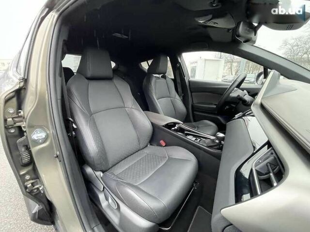 Тойота C-HR, объемом двигателя 0 л и пробегом 32 тыс. км за 38700 $, фото 10 на Automoto.ua