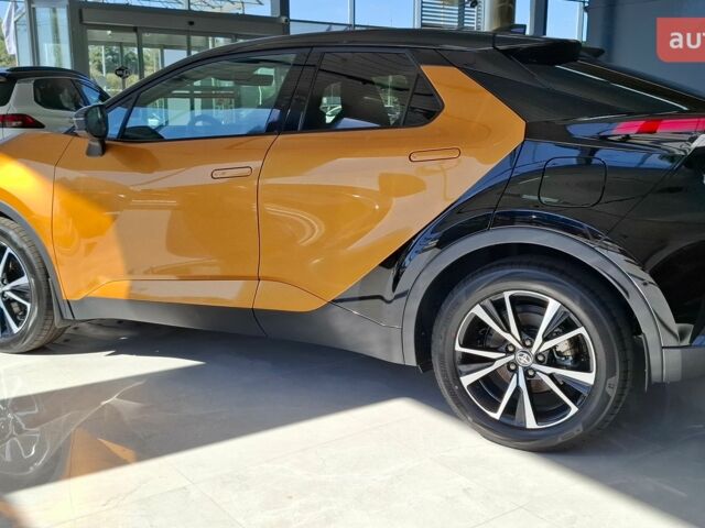 купить новое авто Тойота C-HR 2023 года от официального дилера Тойота на Столичному Тойота фото
