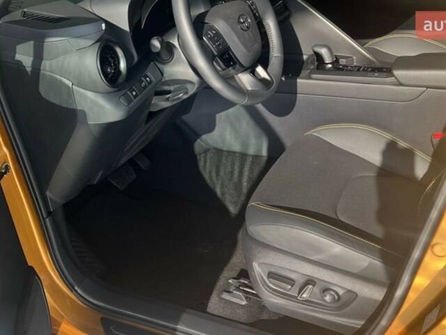 купить новое авто Тойота C-HR 2023 года от официального дилера Тойота на Столичному Тойота фото