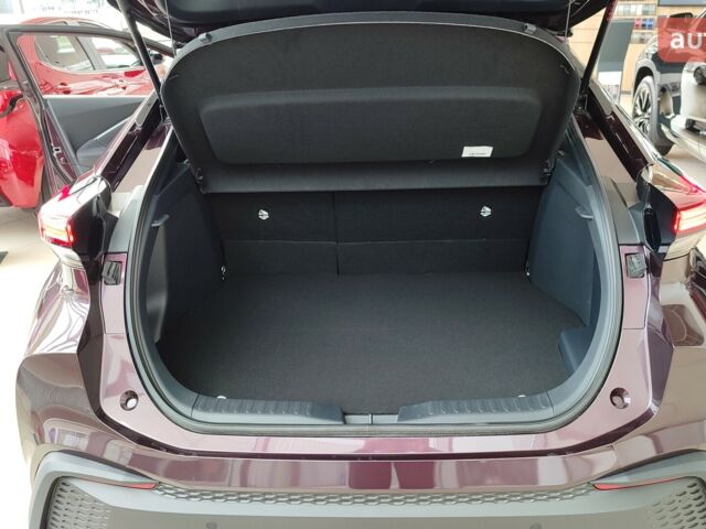 купити нове авто Тойота C-HR 2024 року від офіційного дилера Тойота Центр Чернігів «Соллі-Плюс» Тойота фото