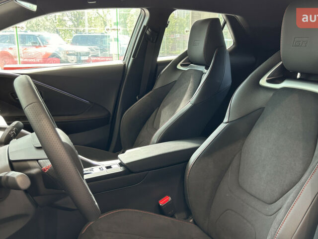 Тойота C-HR, об'ємом двигуна 1.99 л та пробігом 0 тис. км за 46540 $, фото 12 на Automoto.ua