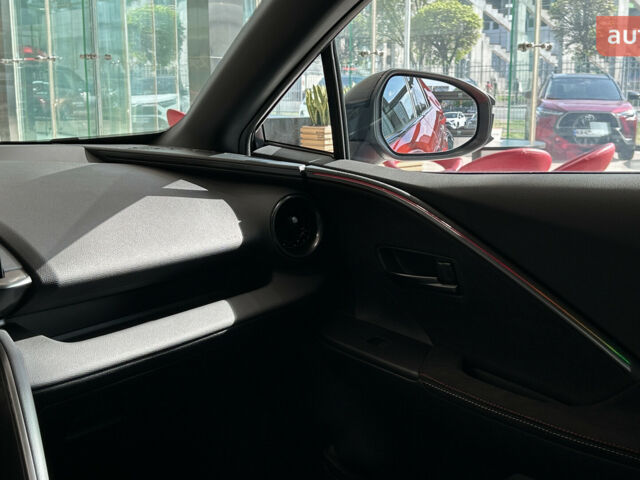 Тойота C-HR, об'ємом двигуна 1.99 л та пробігом 0 тис. км за 46540 $, фото 22 на Automoto.ua