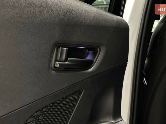 Тойота C-HR, объемом двигателя 1.99 л и пробегом 0 тыс. км за 44116 $, фото 13 на Automoto.ua