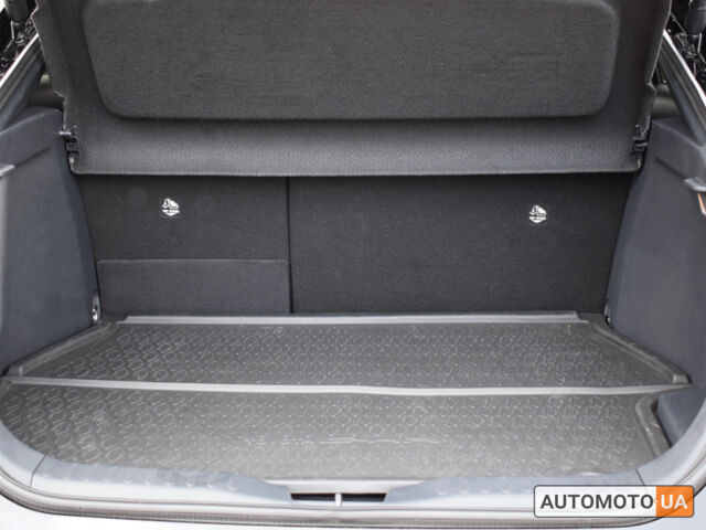 Желтый Тойота C-HR, объемом двигателя 2 л и пробегом 17 тыс. км за 39200 $, фото 9 на Automoto.ua