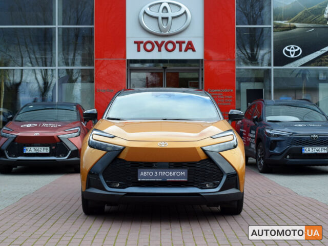 Желтый Тойота C-HR, объемом двигателя 2 л и пробегом 17 тыс. км за 38900 $, фото 4 на Automoto.ua