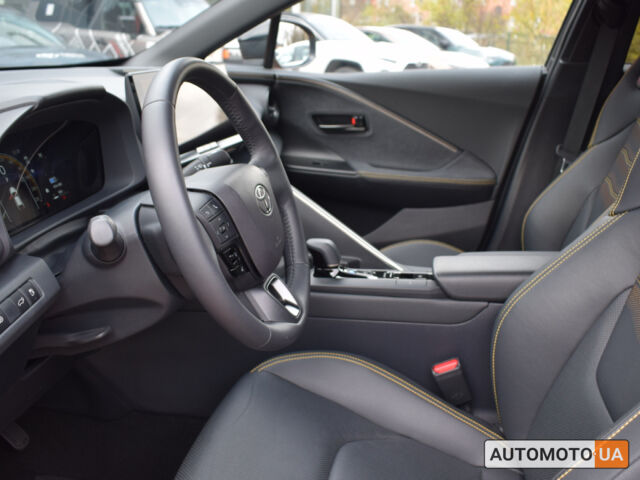 Желтый Тойота C-HR, объемом двигателя 2 л и пробегом 17 тыс. км за 38900 $, фото 11 на Automoto.ua