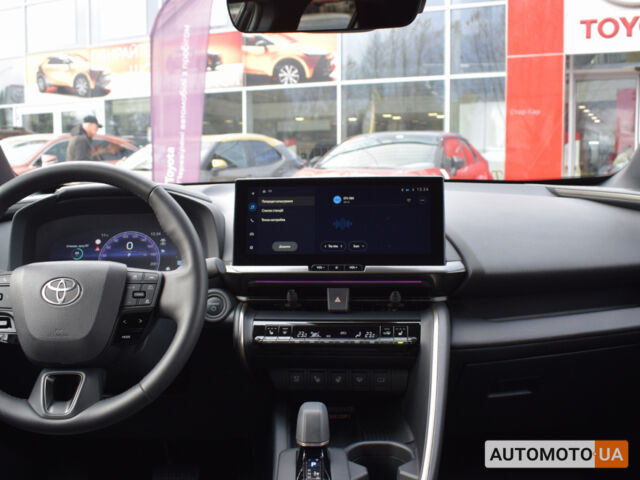 Желтый Тойота C-HR, объемом двигателя 2 л и пробегом 17 тыс. км за 38900 $, фото 7 на Automoto.ua