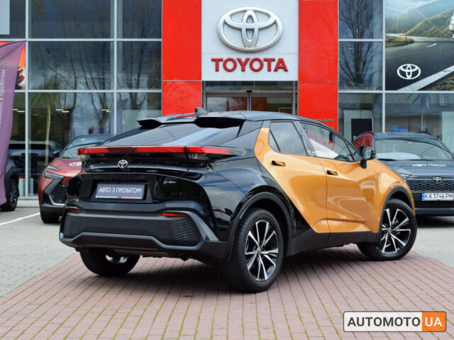 Желтый Тойота C-HR, объемом двигателя 2 л и пробегом 17 тыс. км за 39200 $, фото 17 на Automoto.ua