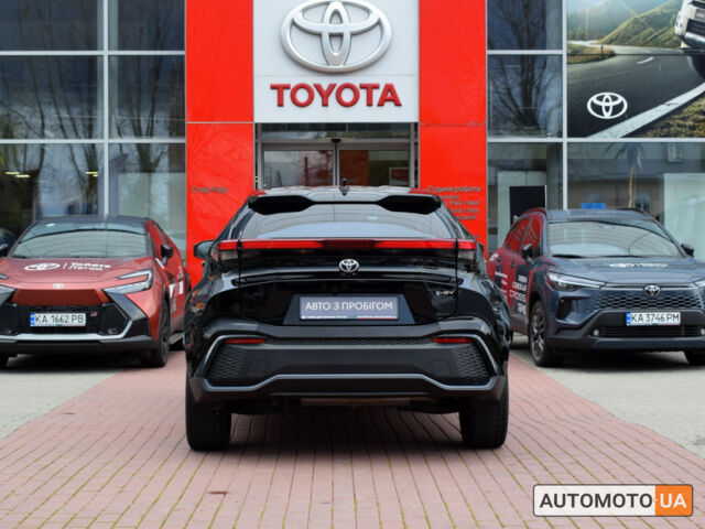 Желтый Тойота C-HR, объемом двигателя 2 л и пробегом 17 тыс. км за 39200 $, фото 3 на Automoto.ua