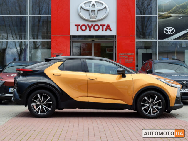 Желтый Тойота C-HR, объемом двигателя 2 л и пробегом 17 тыс. км за 38900 $, фото 16 на Automoto.ua