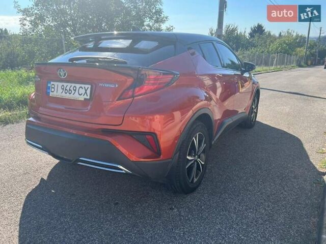 Жовтий Тойота C-HR, об'ємом двигуна 1.99 л та пробігом 82 тис. км за 26500 $, фото 3 на Automoto.ua