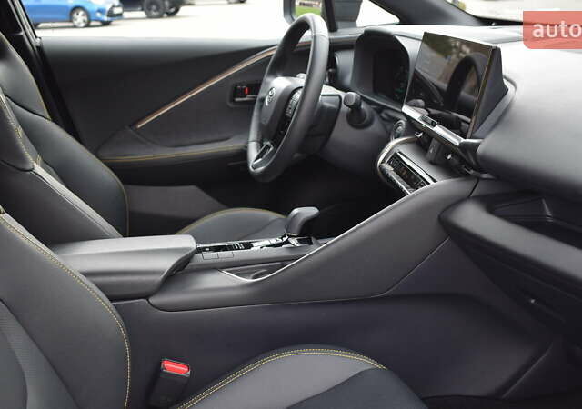 Жовтий Тойота C-HR, об'ємом двигуна 1.99 л та пробігом 17 тис. км за 39200 $, фото 5 на Automoto.ua