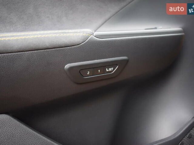 Жовтий Тойота C-HR, об'ємом двигуна 1.99 л та пробігом 17 тис. км за 39200 $, фото 22 на Automoto.ua