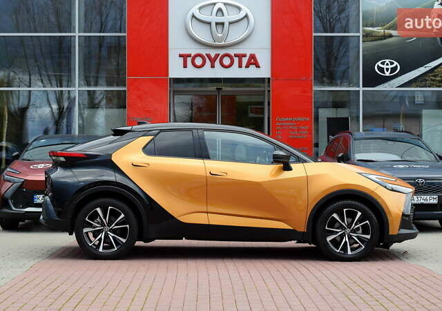 Жовтий Тойота C-HR, об'ємом двигуна 1.99 л та пробігом 17 тис. км за 39200 $, фото 16 на Automoto.ua