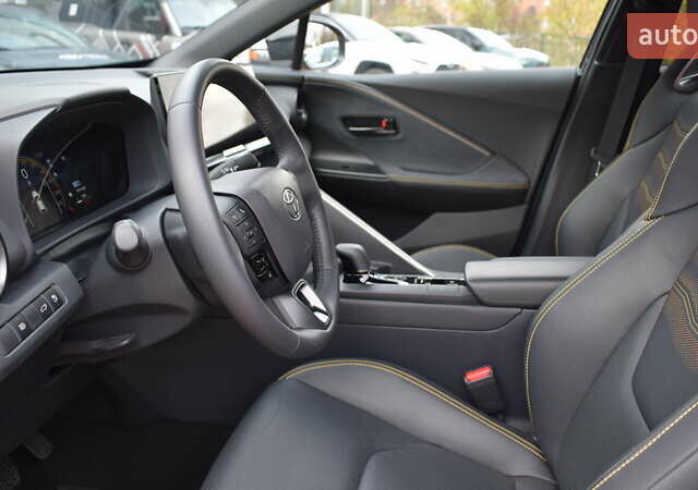 Жовтий Тойота C-HR, об'ємом двигуна 1.99 л та пробігом 17 тис. км за 39200 $, фото 11 на Automoto.ua