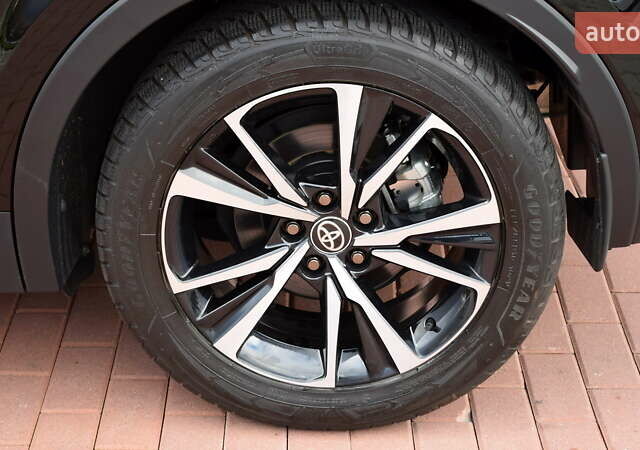 Жовтий Тойота C-HR, об'ємом двигуна 1.99 л та пробігом 17 тис. км за 39200 $, фото 15 на Automoto.ua