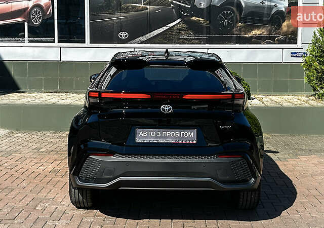 Тойота C-HR 2024 у Чернівцях на Automoto.ua Жовтий Тойота C-HR, об'ємом двигуна 1.99 л та пробігом 7 тис. км за 42724 $, фото 5 на Automoto.ua