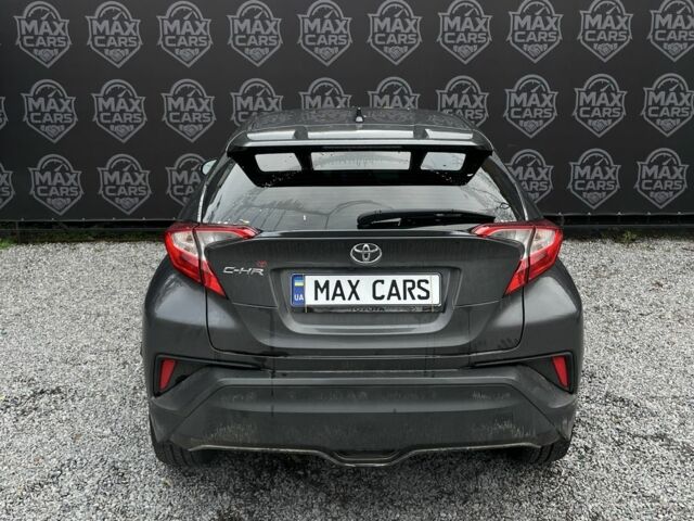 Серый Тойота C-HR, объемом двигателя 1.8 л и пробегом 83 тыс. км за 16900 $, фото 4 на Automoto.ua