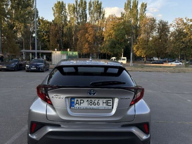 Серый Тойота C-HR, объемом двигателя 1.8 л и пробегом 133 тыс. км за 21400 $, фото 4 на Automoto.ua