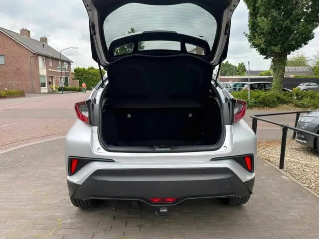 Сірий Тойота C-HR, об'ємом двигуна 1.8 л та пробігом 33 тис. км за 12000 $, фото 5 на Automoto.ua