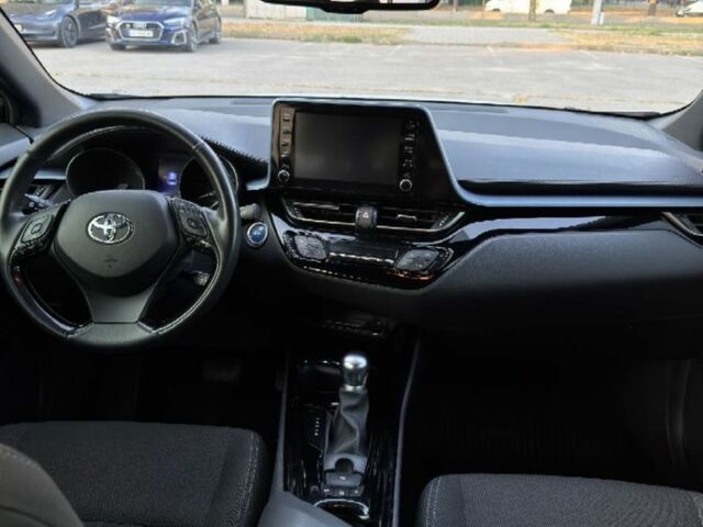 Серый Тойота C-HR, объемом двигателя 1.8 л и пробегом 133 тыс. км за 21400 $, фото 7 на Automoto.ua