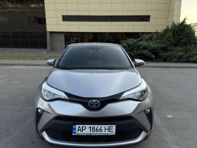 Серый Тойота C-HR, объемом двигателя 1.8 л и пробегом 133 тыс. км за 21400 $, фото 1 на Automoto.ua