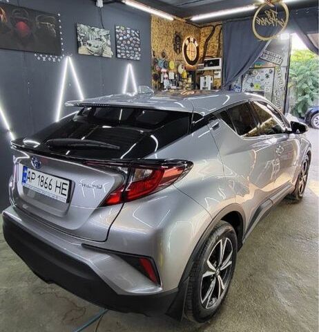 Серый Тойота C-HR, объемом двигателя 1.8 л и пробегом 133 тыс. км за 21400 $, фото 3 на Automoto.ua