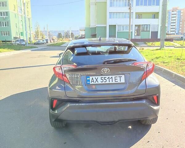 Серый Тойота C-HR, объемом двигателя 2 л и пробегом 29 тыс. км за 24000 $, фото 5 на Automoto.ua