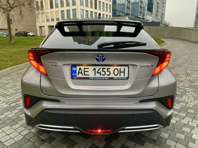Серый Тойота C-HR, объемом двигателя 0 л и пробегом 76 тыс. км за 27000 $, фото 1 на Automoto.ua