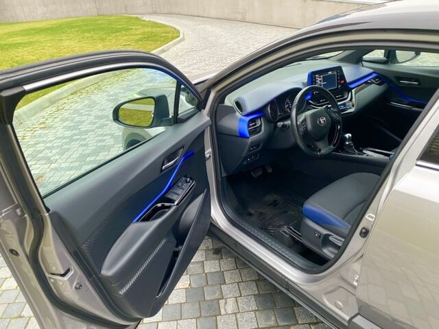 Серый Тойота C-HR, объемом двигателя 0 л и пробегом 76 тыс. км за 27000 $, фото 16 на Automoto.ua