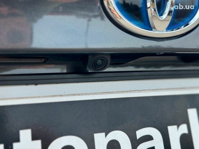 Серый Тойота C-HR, объемом двигателя 2 л и пробегом 42 тыс. км за 29890 $, фото 7 на Automoto.ua