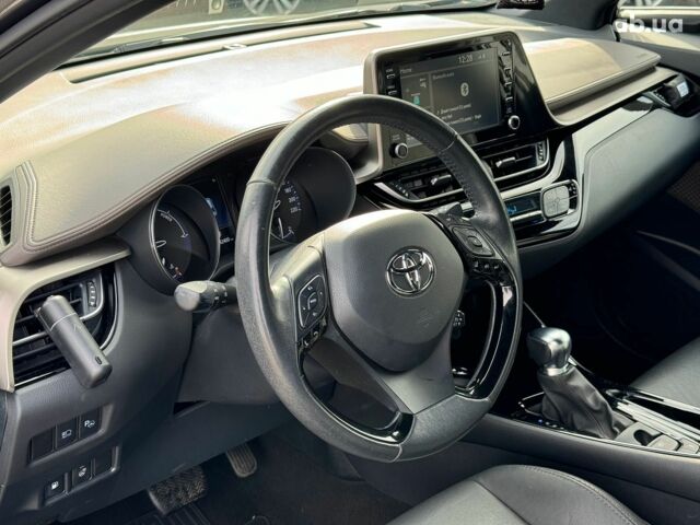 Серый Тойота C-HR, объемом двигателя 2 л и пробегом 42 тыс. км за 29890 $, фото 19 на Automoto.ua