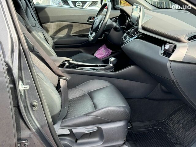 Серый Тойота C-HR, объемом двигателя 2 л и пробегом 42 тыс. км за 29890 $, фото 25 на Automoto.ua